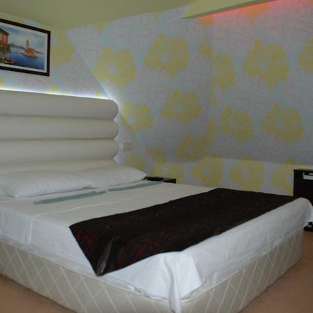 Hotel Timya Istanbul Exteriör bild