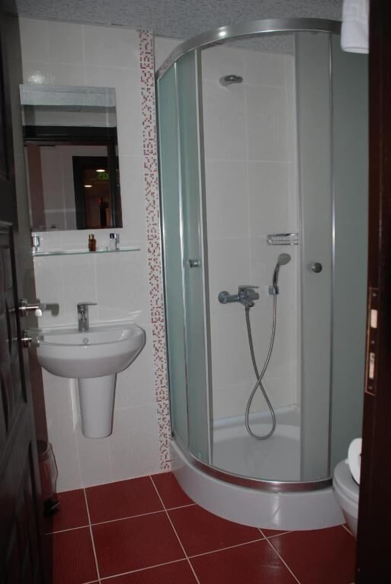 Hotel Timya Istanbul Exteriör bild