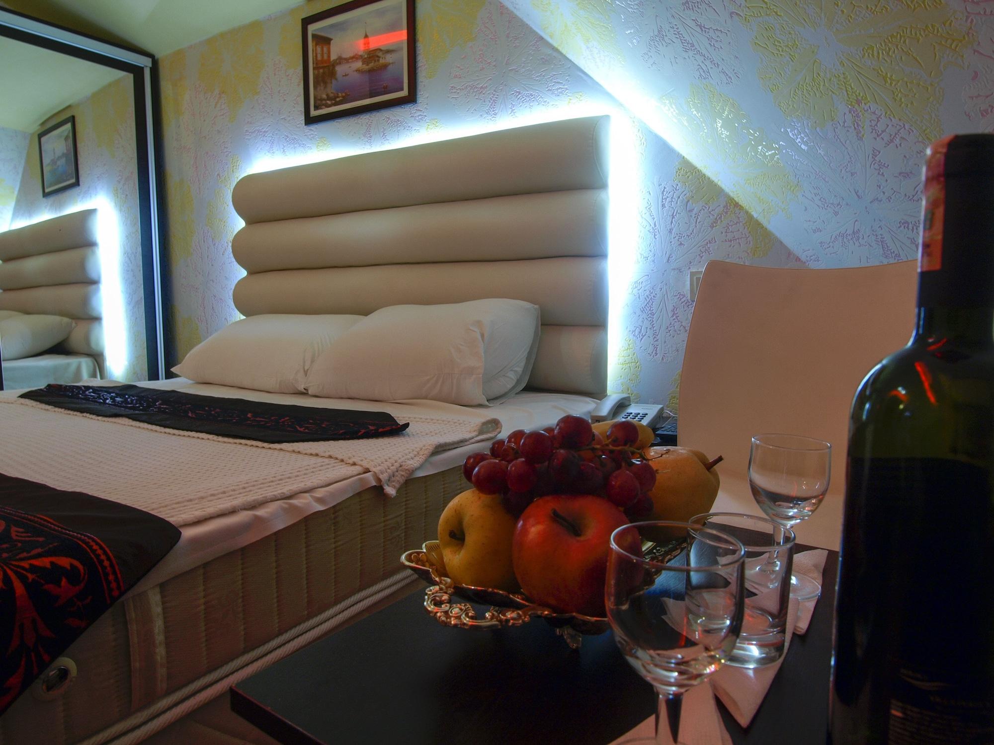 Hotel Timya Istanbul Exteriör bild